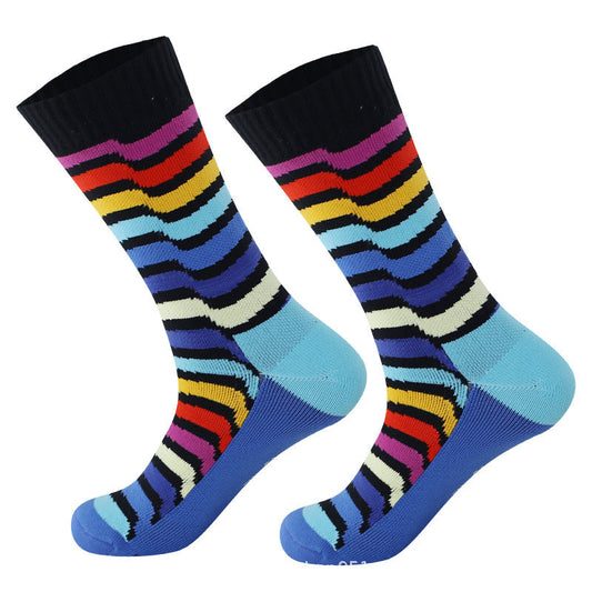 Calcetines Técnicos de Alto Rendimiento: Diseño de Rayas Multicolor Estilo Arcoíris